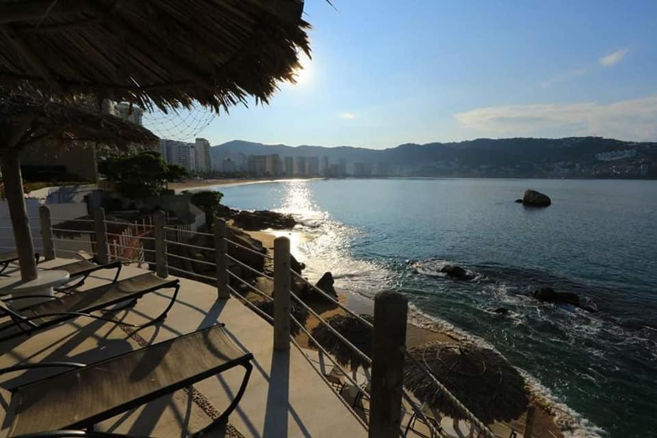 Suites con Playa Privada en Condominio Torres Gemelas Acapulco Exterior foto